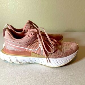 Nike react infinity flyknit pink glaze shoe size 9